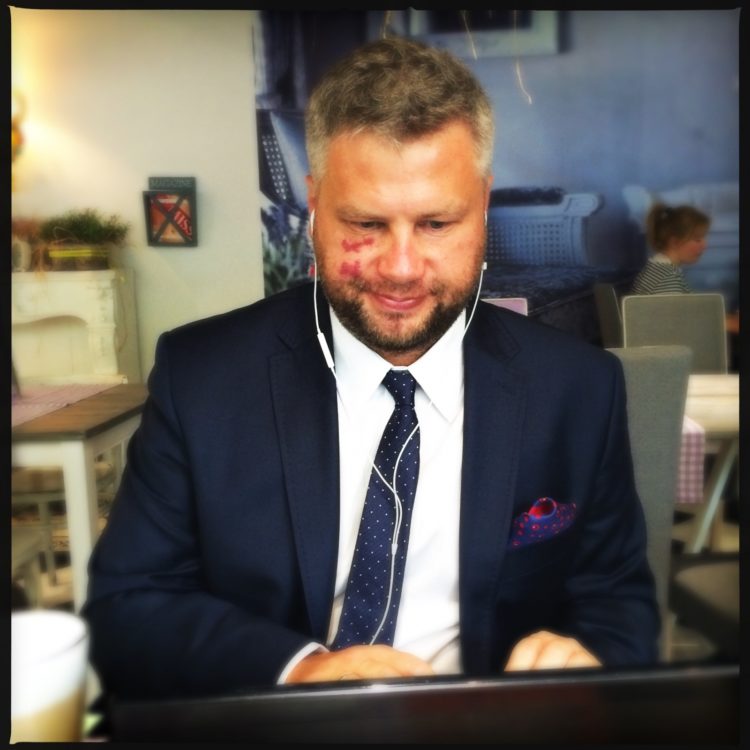 Wszystko zaczęło się od przygody z książką – rozmowa z Adamem Zegielem, wiceprezesem firmy Ateneum