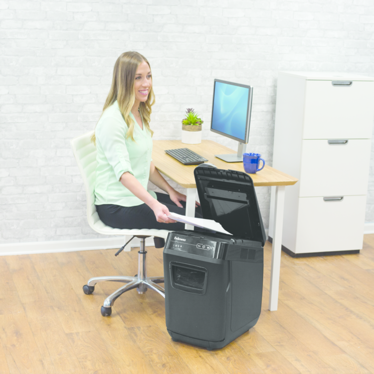 Nowoczesna niszczarka Fellowes Automax 200C z automatycznym systemem niszczenia