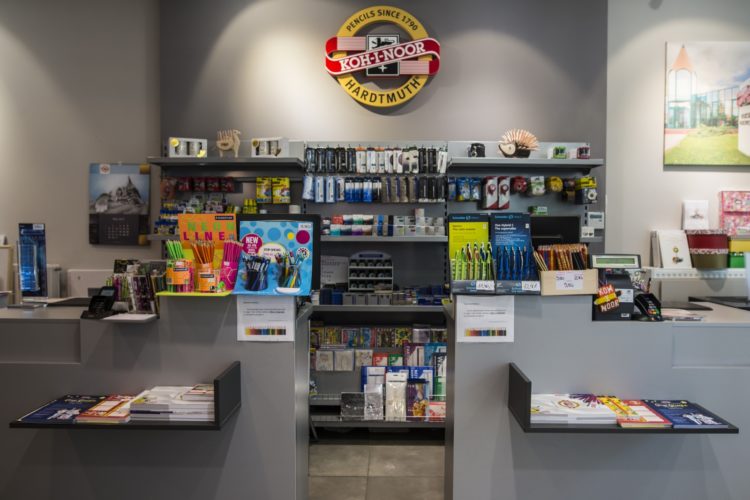 Z ziemi czeskiej do Polski – rozmowa z Anetą Woźną, kierownikiem sklepu firmowego Koh-I-Noor, oraz Joanną Lipsą, specjalistą ds. marketingu