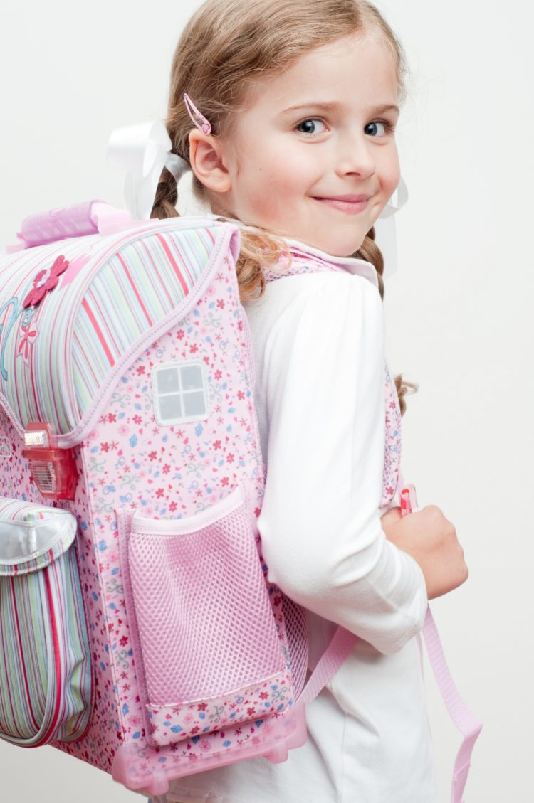 Waga dziecięcych plecaków – jest lepiej, ale nadal co drugi uczeń nosi za ciężki tornister