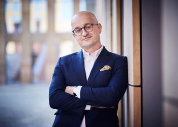 41 tysięcy ściętych drzew, 2425 ton, prawie milion ryz papieru zużywają w ciągu 12 miesięcy w Polsce sądy powszechne Jak ograniczyć te koszty w dobie społeczeństwa cyfrowego?