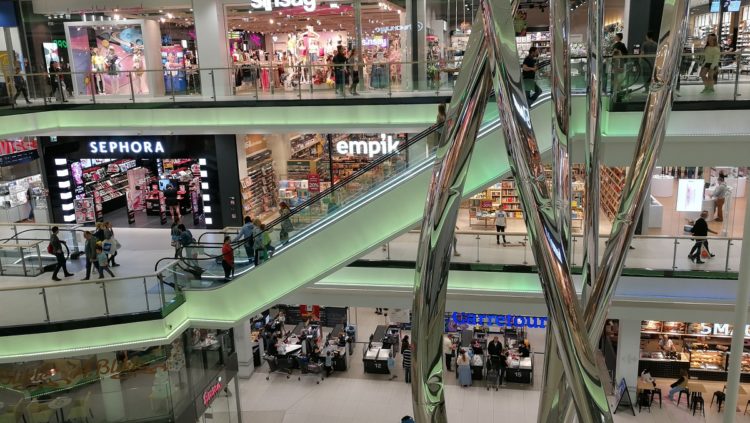 Badanie: Polaków w galeriach handlowych interesują głównie oferty od aptek i kin