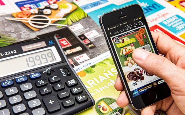 BADANIE: Internauci podzieleni w kwestii drukowanych ofert i odpowiedzialności ekologicznej sklepów