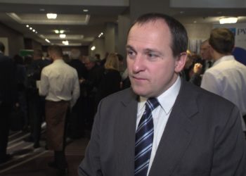 Płaca minimalna w tym roku wyższa niż w ubiegłym o 350 zł. Zbyt gwałtowne wzrosty mogą doprowadzić do zwolnień w mniejszych miastach