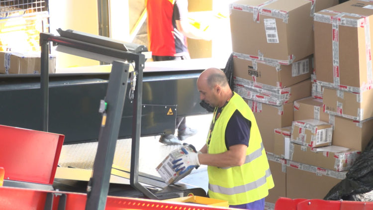 Handel w internecie notuje wzrosty jak w grudniu. W niektórych kategoriach produktów sięgają nawet kilkuset procent