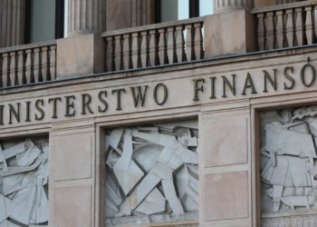 Maleją wpływy z VAT-u. Eksperci: Winna jest obawa przed lockdownem i ograniczanie konsumpcji