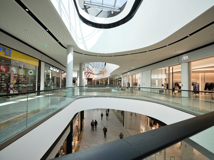 OBROTY I ODWIEDZALONOŚĆ W CENTRACH HANDLOWYCH –CZERWIEC 2023 R.