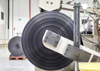 Przyszłość w odcieniach szarości – o produkcji worków z recyklingu