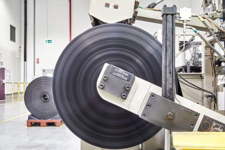 Przyszłość w odcieniach szarości – o produkcji worków z recyklingu