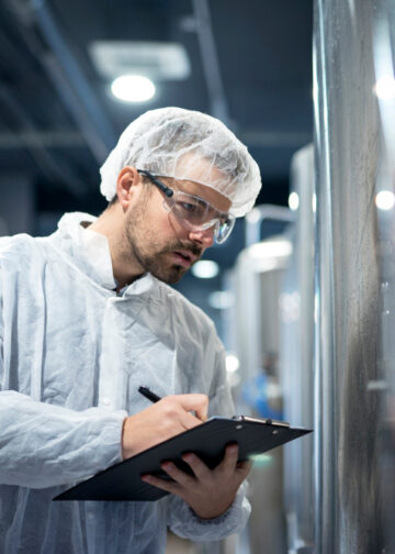 Biocydy w przemyśle papierniczym – chemiczne zabezpieczenie trwałości produktów